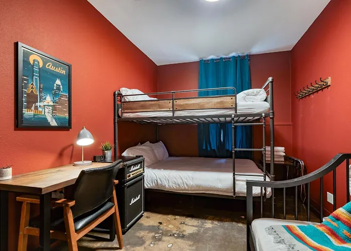 Firehouse Hostel (Adults Only)